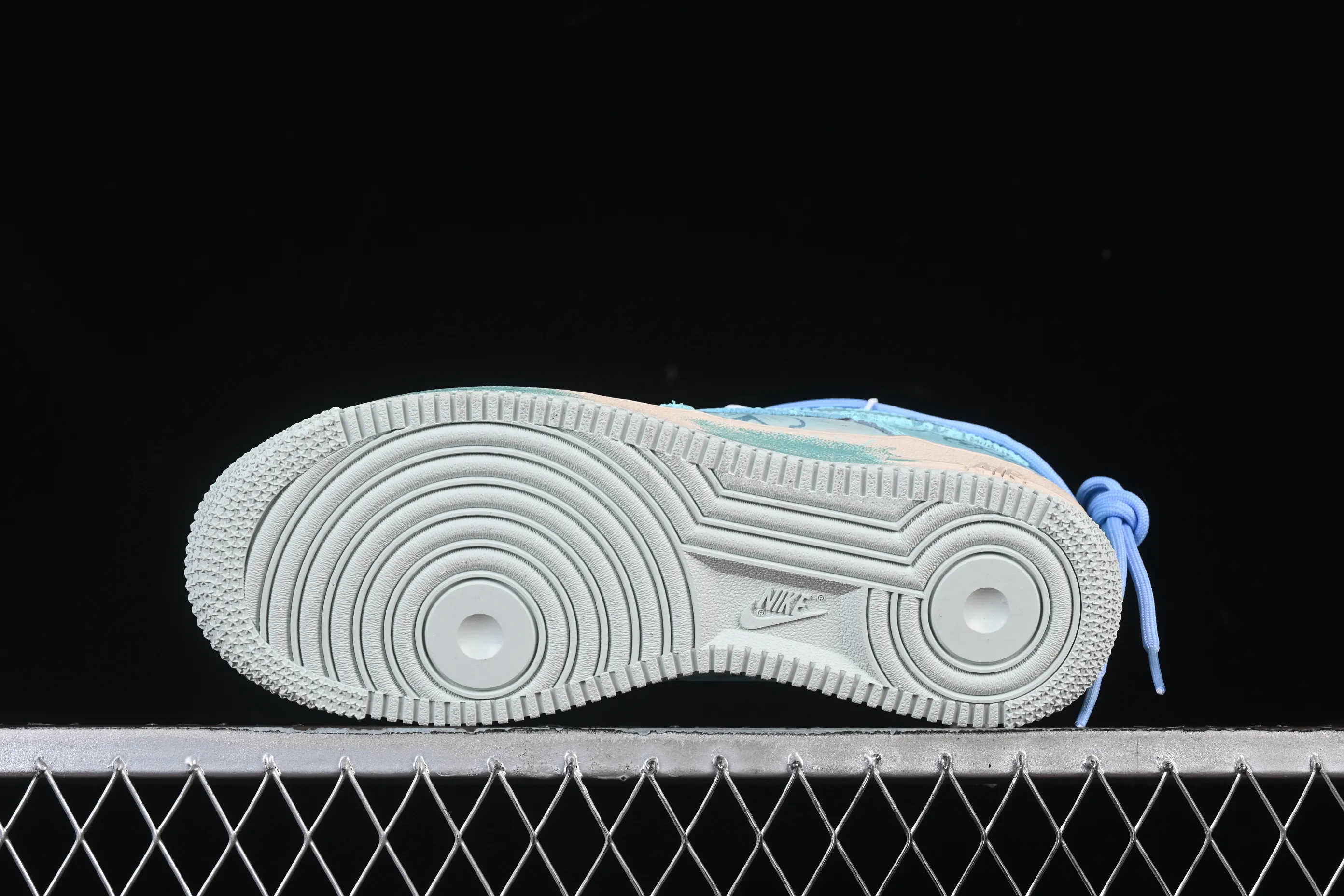 All categories Nk Air Force 1 Air Force series Nk Air Force 1 Low Air Force low-top Nike Air Force 1'07 Low Hand-painted graffiti Blue Sky Flower Island Air Force One low-top casual sneakers KS6968-777